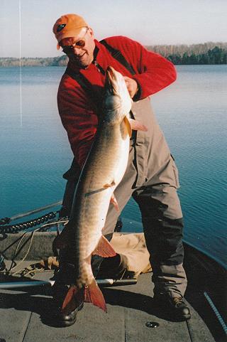 Hayward Wisconsin Muskie Fishing Guide Service